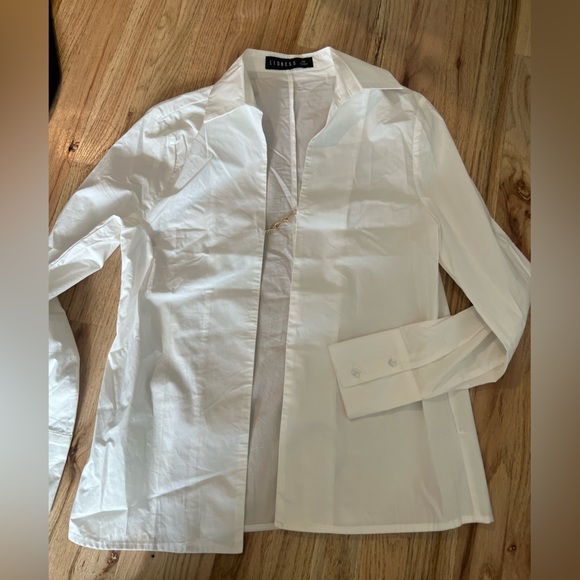 Lioness Barely There Shirt - Picture 3 of 4